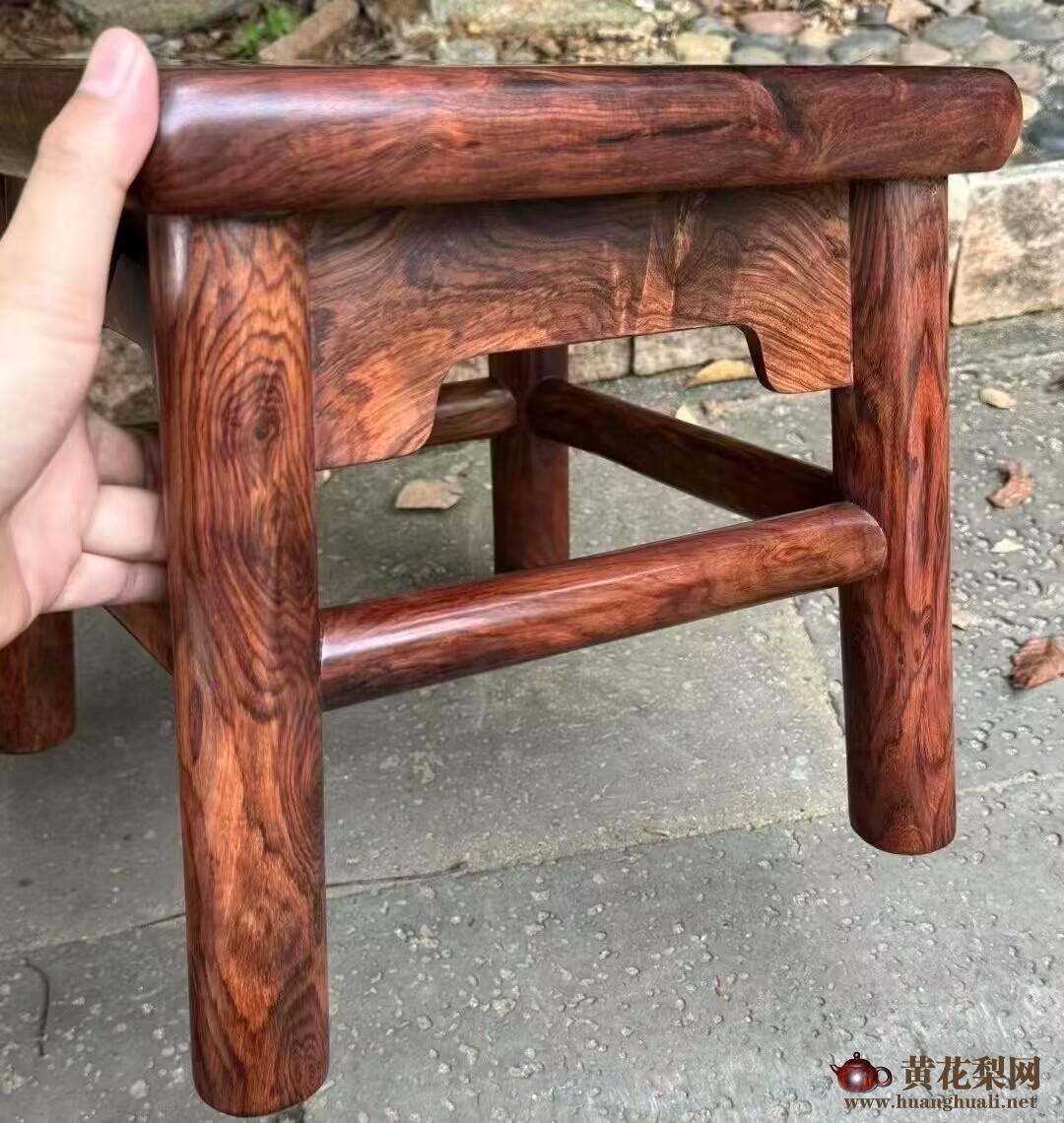 海南黄花梨圆腿方凳